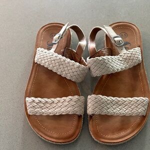 Shell Braided Strap Sandals 8.5 new